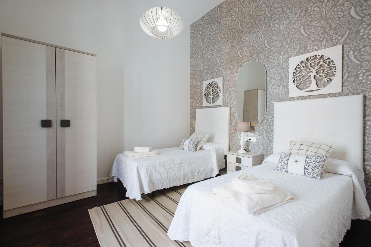 Apartamento Puerta Real - Free Parking Seville Exterior photo